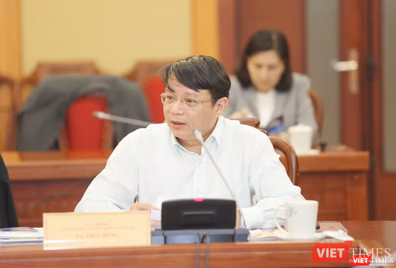 Cục trưởng Cục Ứng dụng và Phát triển công nghệ Tạ Việt Dũng phát biểu tại buổi họp báo Cục trưởng Cục Ứng dụng và Phát triển công nghệ Tạ Việt Dũng phát biểu tại buổi họp báo