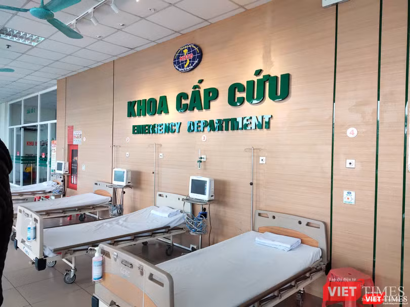 Khoa cấp cứu Bệnh viện Bệnh nhiệt đới Trung ương - nơi điều trị 3 bệnh nhân vừa được xuất viện (ảnh: Minh Thúy) Khoa cấp cứu Bệnh viện Bệnh nhiệt đới Trung ương - nơi điều trị 3 bệnh nhân vừa được xuất viện