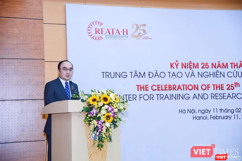 PGS.TS. Lê Minh Giang – Trưởng phòng Sau đại học của Trường Đại học Y Hà Nội, Phó Giám đốc Trung tâm - chia sẻ về những mục tiêu mà Trung tâm hướng tới trong 5 năm tới PGS.TS. Lê Minh Giang – Trưởng phòng Sau đại học của Trường Đại học Y Hà Nội, Phó Giám đốc Trung tâm - chia sẻ về những mục tiêu mà Trung tâm hướng tới trong 5 năm tới