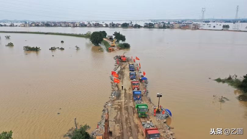 Hình ảnh hàn khẩu chỗ vỡ trên đập hồ Phàn Dương (Ảnh: Toutiao). Hình ảnh hàn khẩu chỗ vỡ trên đập hồ Phàn Dương (Ảnh: Toutiao).