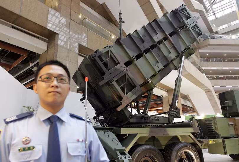 Hệ thống tên lửa phòng không hiện đại Patriot-3 Mỹ bán cho quân đội Đài Loan (Ảnh: Đa Chiều).