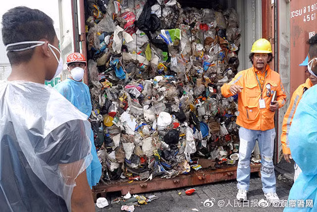 Rác thải của Canada đội lốt nhựa phế liệu được chở đến vứt ở cảng của Philippines. Rác thải của Canada đội lốt nhựa phế liệu được chở đến vứt ở cảng của Philippines.