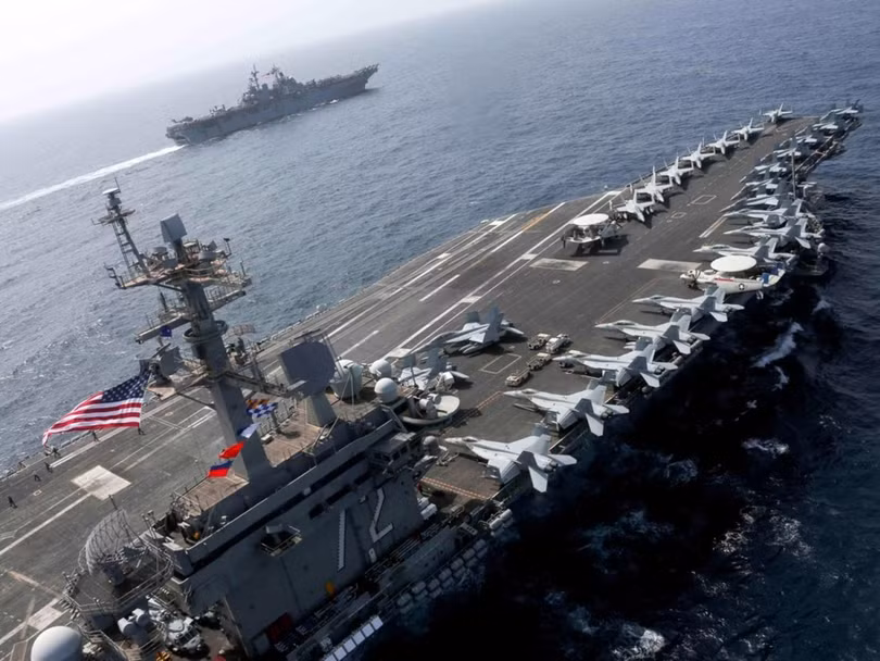 Tàu sân bay "Ronald Reagan" của Mỹ và tàu chở trực thăng "Izumo" của Nhật phối hợp huấn luyện trên Biển Đông được cho là nguyên nhân trực tiếp khiến Trung Quốc phóng tên lửa đạn đạo ra Biển Đông Tàu sân bay "Ronald Reagan" của Mỹ và tàu chở trực thăng "Izumo" của Nhật phối hợp huấn luyện trên Biển Đông được cho là nguyên nhân trực tiếp khiến Trung Quốc phóng tên lửa đạn đạo ra Biển Đông