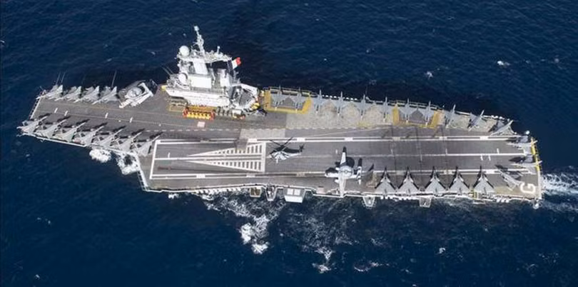 Tàu sân bay Charles de Gaulle của Pháp đã tới thăm Singapore hồi đầu tháng 6 Tàu sân bay Charles de Gaulle của Pháp đã tới thăm Singapore hồi đầu tháng 6