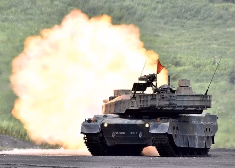 Xe tăng quân đội Nhật bắn đạn thật trong cuộc diễn tập. Ảnh: Đông Phương Xe tăng quân đội Nhật bắn đạn thật trong cuộc diễn tập. Ảnh: Đông Phương