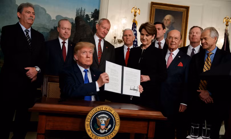 Ông Donald Trump đã tạo lập cho mình ê - kíp gồm những người có lập trường cứng rắn đối với Trung Quốc Ông Donald Trump đã tạo lập cho mình ê - kíp gồm những người có lập trường cứng rắn đối với Trung Quốc
