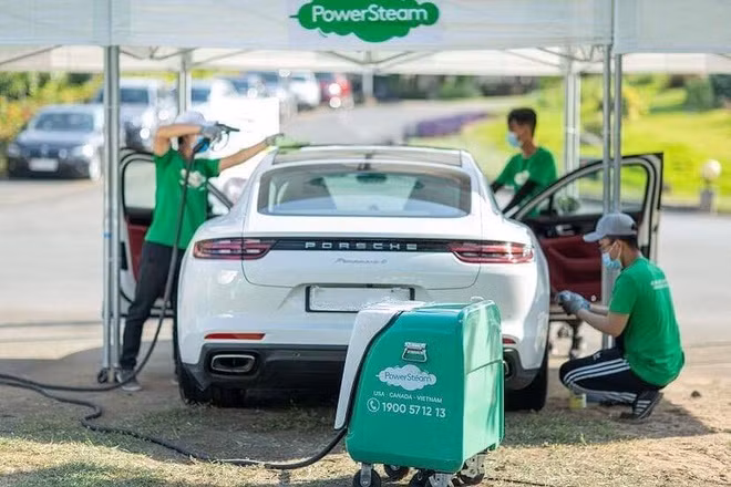 PowerSteam với công nghệ hơi nước bão hòa được gói gọn trong một chiếc thùng khiến dịch vụ rửa xe có thể diễn ra ở bất kỳ đâu.