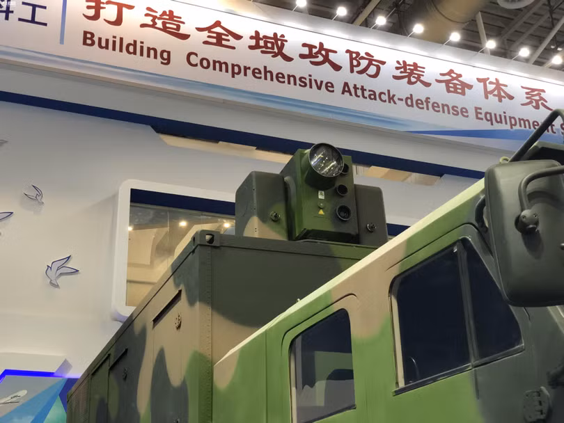 Hệ thống vũ khí LW-30 sử dụng tia laser năng lượng cao định hướng đánh chặn mục tiêu có điều khiển của Trung Quốc trưng bày tại Triển lãm hàng không quốc tế MAKS Moscow 8/2019