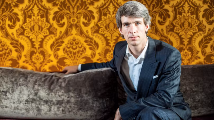 Giáo sư Jonathan Holslag: giới chính trị phương Tây đang ngày càng lo lắng về việc quan hệ giữa Moscow và Bắc Kinh đang được tăng cường. Giáo sư Jonathan Holslag: giới chính trị phương Tây đang ngày càng lo lắng về việc quan hệ giữa Moscow và Bắc Kinh đang được tăng cường.