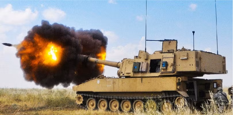 Pháo tự hành M109A6 Paladin đang bắn Pháo tự hành M109A6 Paladin đang bắn
