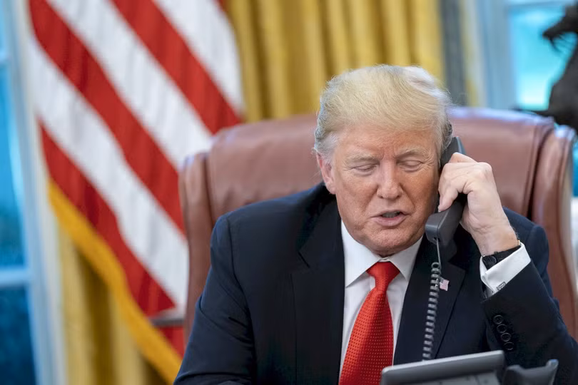 Ông Donald Trump cho rằng giới truyền thông đã bịa đặt câu chuyện về việc ông gây sức ép với Ukraine để điều tra con trai ông Joe Biden Ông Donald Trump cho rằng giới truyền thông đã bịa đặt câu chuyện về việc ông gây sức ép với Ukraine để điều tra con trai ông Joe Biden