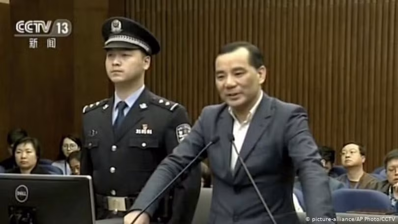 Ngô Tiểu Huy bị đưa ra xét xử tại Tòa án trung cấp Thượng Hải