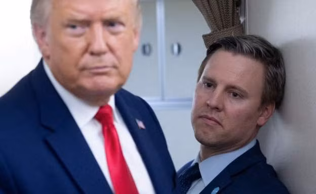Ông Bill Stepien (phải) Giám đốc vận động tranh cử của Tổng thống Trump đã được xác nhận dương tính với SARS-CoV-2 (Ảnh: Getty). Ông Bill Stepien (phải) Giám đốc vận động tranh cử của Tổng thống Trump đã được xác nhận dương tính với SARS-CoV-2 (Ảnh: Getty).