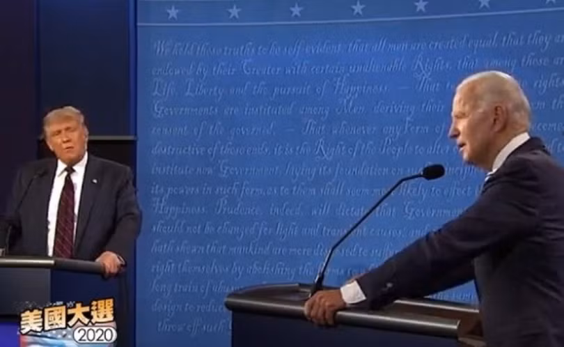 Hai ông Donald Trump và Joe Biden đấu khẩu quyết liệt tại cuộc tranh luận hôm 29/9 (Ảnh: Đông Phương).