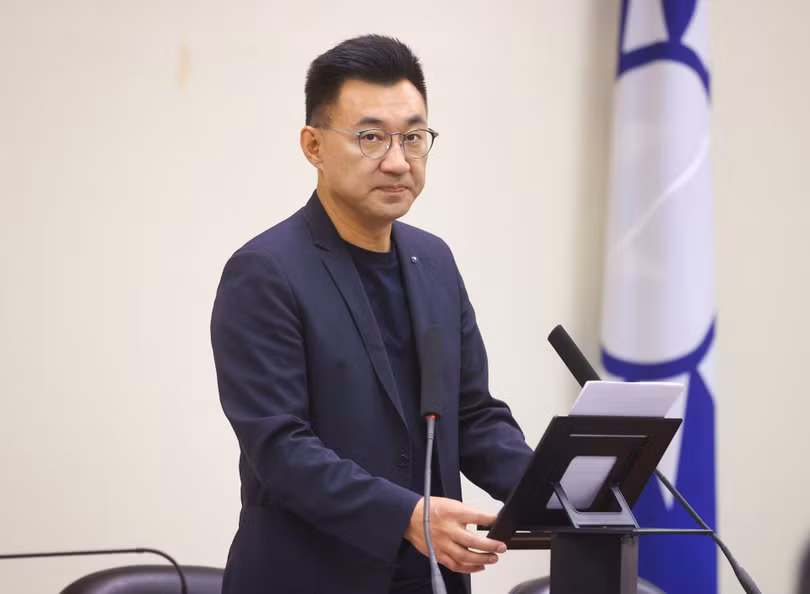 Sau khi ông Giang Khải Thần được bầu làm Chủ tịch đảng hồi đầu năm nay, Quốc Dân Đảng Đài Loan đã ngày càng xa rời đường lối trước đây (Ảnh: Đa Chiều). Sau khi ông Giang Khải Thần được bầu làm Chủ tịch đảng hồi đầu năm nay, Quốc Dân Đảng Đài Loan đã ngày càng xa rời đường lối trước đây (Ảnh: Đa Chiều).