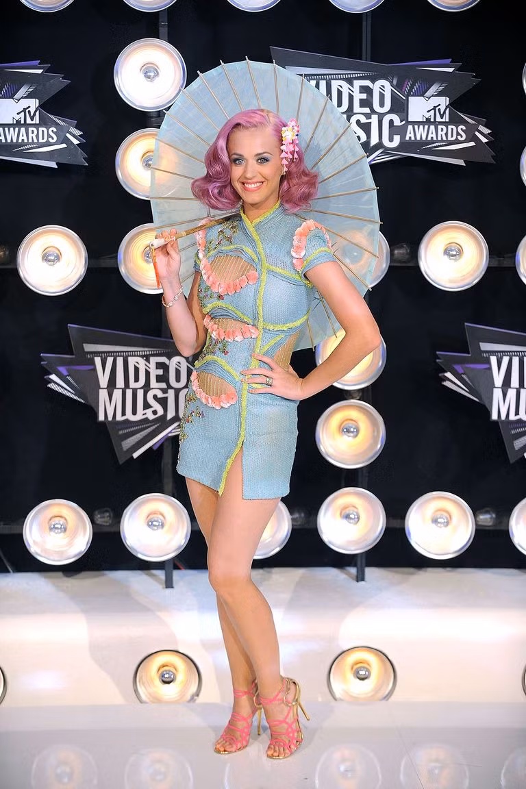 Katy Perry, 2011. Ảnh: Harpers Bazaar Katy Perry, 2011