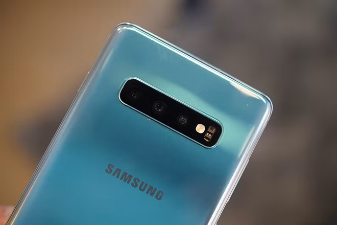 Máy có thể đi kèm hệ thống camera được cải tiến mạnh mẽ Máy có thể đi kèm hệ thống camera được cải tiến mạnh mẽ