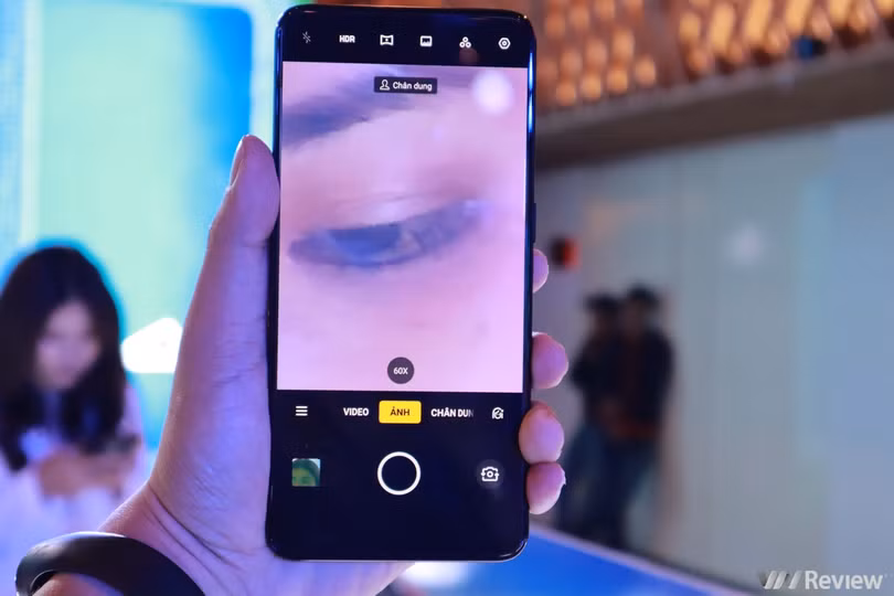 Nếu muốn, người dùng có thể đẩy mức zoom tối đa lên 60X, nhưng lưu ý đây chỉ là zoom số Nếu muốn, người dùng có thể đẩy mức zoom tối đa lên 60X, nhưng lưu ý đây chỉ là zoom số