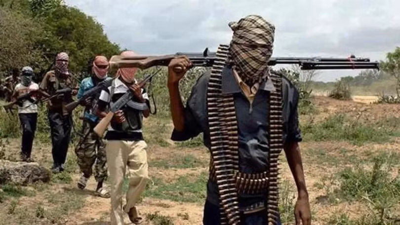 Nhóm vũ trang cực đoan “Al-Shabaab” (Đảng Thanh niên) của Somalia - những người nhận đã tiến hành cuộc tấn công vào căn cứ Mỹ ở Lamu, Kenya (Ảnh: Sohu)