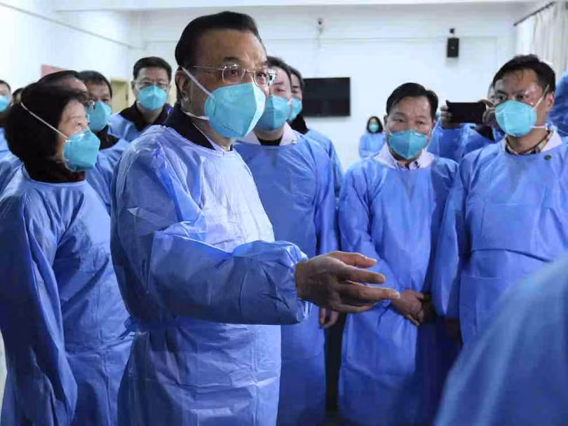 Thủ tướng Trung Quốc Lý Khắc Cường đến Vũ Hán thị sát, chỉ đạo công tác chống dịch (Ảnh: mạng Chính phủ Trung Quốc)