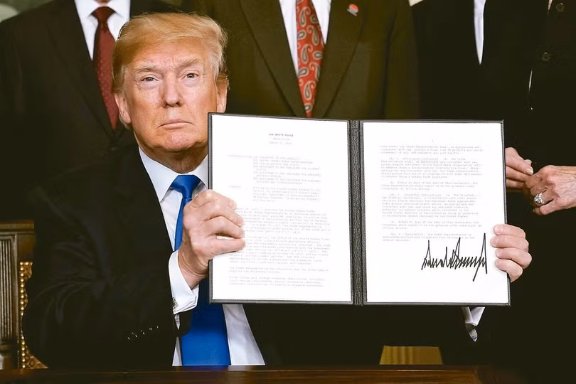 Ông Donald Trump ký lệnh điều tra đối với Trung Quốc theo Khoản 301 Đạo luật Thương mại 1974 của Mỹ