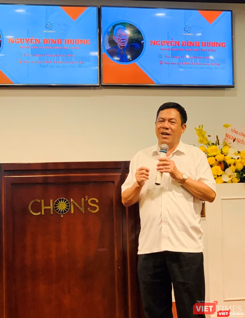 Nhà báo Lê Thọ Bình - Phó Tổng Biên tập phụ trách Tạp chí điện tử VietTimes -là chủ biên cuốn sách Nhà báo Lê Thọ Bình - Phó Tổng Biên tập phụ trách Tạp chí điện tử VietTimes -là chủ biên cuốn sách