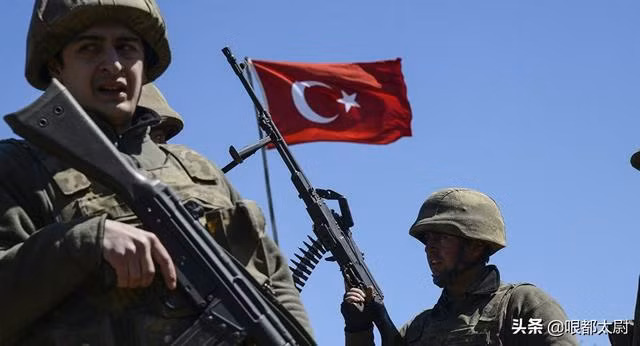 Quân đội Thổ Nhĩ Kỳ tham chiến bên cạnh lực lượng chống chính phủ Syria (Ảnh: Sohu) Quân đội Thổ Nhĩ Kỳ tham chiến bên cạnh lực lượng chống chính phủ Syria (Ảnh: Sohu)
