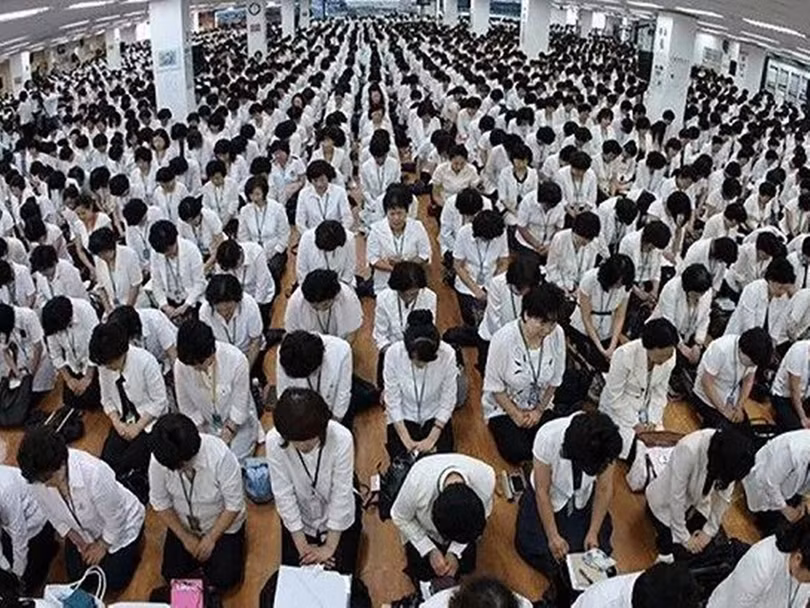 Một buổi cầu nguyện của các tín đồ Shincheonji (Tân Thiên Địa) (Ảnh: Đa Chiều) Một buổi cầu nguyện của các tín đồ Shincheonji (Tân Thiên Địa) (Ảnh: Đa Chiều)