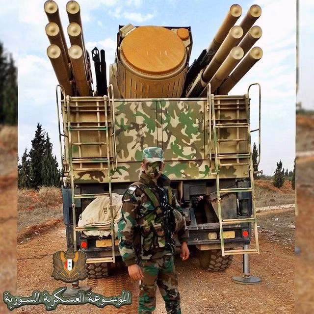 Hệ thống phòng không hỗn hợp tầm gần pháo - tên lửa Pantsir-S1 của quân đội Syria (Ảnh: Sohu).