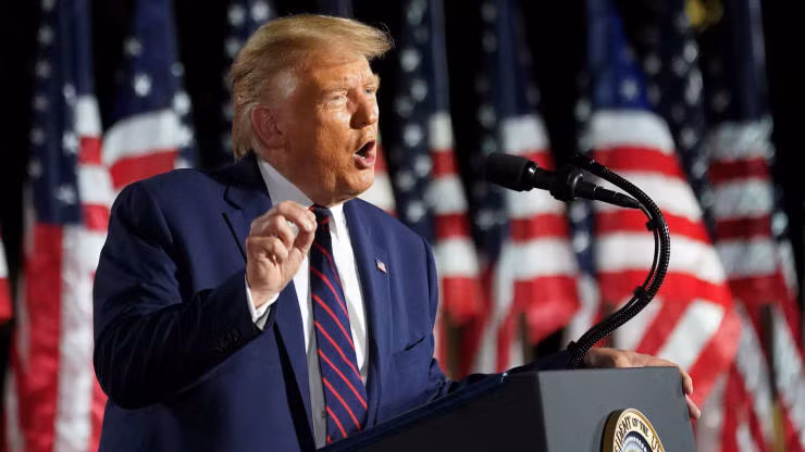 Tổng thống Donald Trump phát biểu chấp nhận đề cử của Đảng Cộng hòa tại bãi cỏ phía trước Nhà Trắng (Ảnh: Reuter) Tổng thống Donald Trump phát biểu chấp nhận đề cử của Đảng Cộng hòa tại bãi cỏ phía trước Nhà Trắng (Ảnh: Reuter)