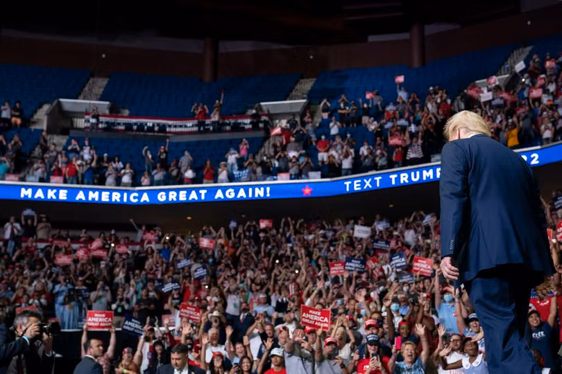Ông Trump với khẩu hiệu "Đưa nước Mỹ vĩ đại trở lại", từng giúp ông thắng cử hồi 2016. (Ảnh: AP) Ông Trump với khẩu hiệu "Đưa nước Mỹ vĩ đại trở lại", từng giúp ông thắng cử hồi 2016. (Ảnh: AP)
