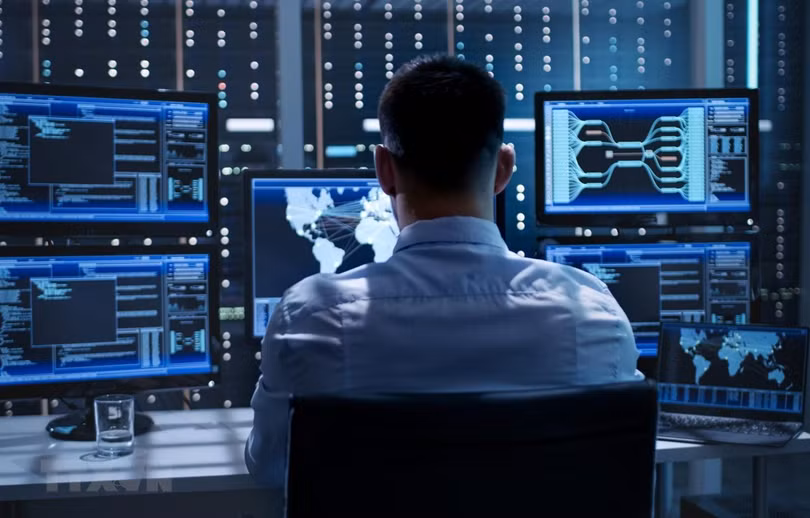 Một trung tâm an ninh mạng. (Ảnh: Transcosmos/TTXVN) Một trung tâm an ninh mạng. (Ảnh: Transcosmos/TTXVN)