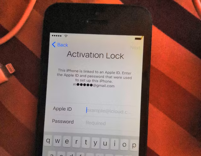 Những lý do iPhone xách tay bất ngờ bị khóa iCloud có thể bạn chưa biết - Ảnh 1.