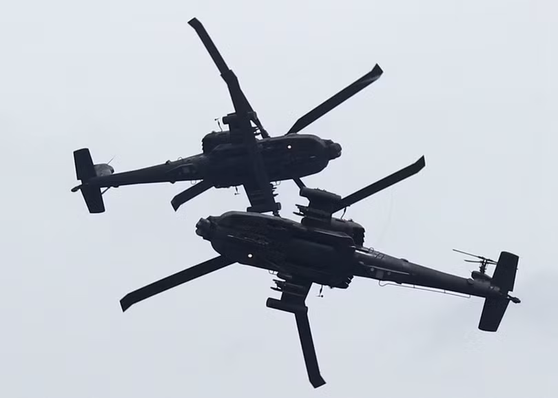 Trực thăng Apache của quân đội Ấn Độ được đưa tới gần khu vực tranh chấp (Ảnh: Đa Chiều). Trực thăng Apache của quân đội Ấn Độ được đưa tới gần khu vực tranh chấp (Ảnh: Đa Chiều).