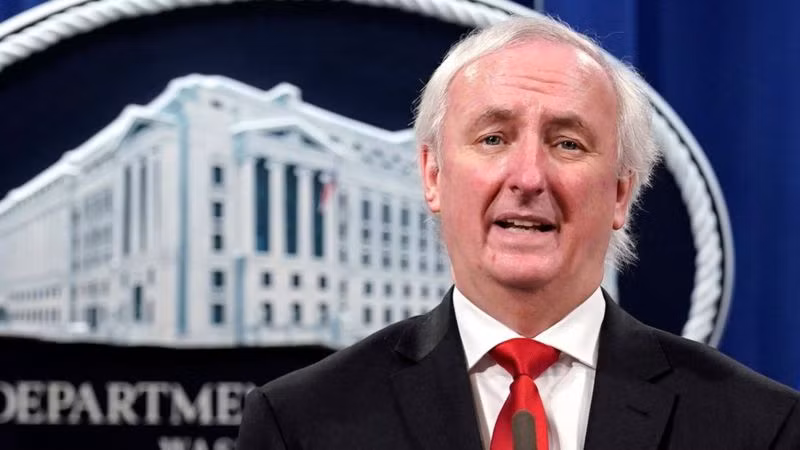 Thứ trưởng Bộ Tư pháp Mỹ Jeffrey Rosen chỉ trích chính phủ Trung Quốc vì đã không phá vỡ các băng nhóm hacker phạm tội và không truy cứu trách nhiệm của các hacker (Ảnh: Reuters).