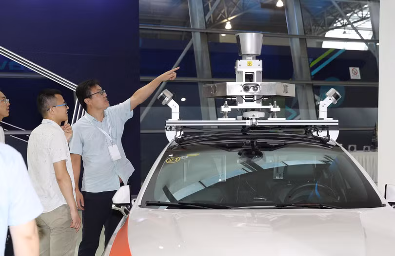 Trong lúc khó khăn, Huawei bắt đầu quay sang lĩnh vực sản xuất xe hơi thông minh (Ảnh: Đa Chiều). Trong lúc khó khăn, Huawei bắt đầu quay sang lĩnh vực sản xuất xe hơi thông minh (Ảnh: Đa Chiều).