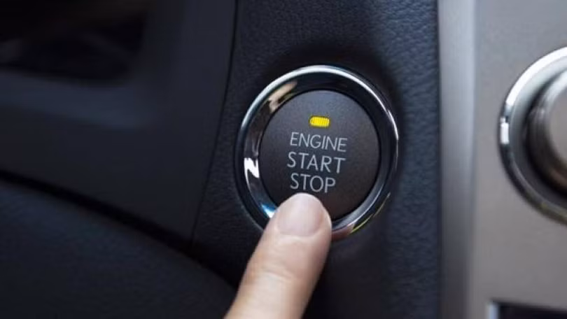 Khi khó khởi động xe, rất có thể hệ thống điện có vấn đề