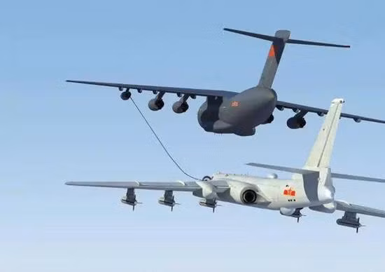 H-6K nhận tiếp dầu trên không từ Y-20 chuyên dụng chở dầu H-6K nhận tiếp dầu trên không từ Y-20 chuyên dụng chở dầu
