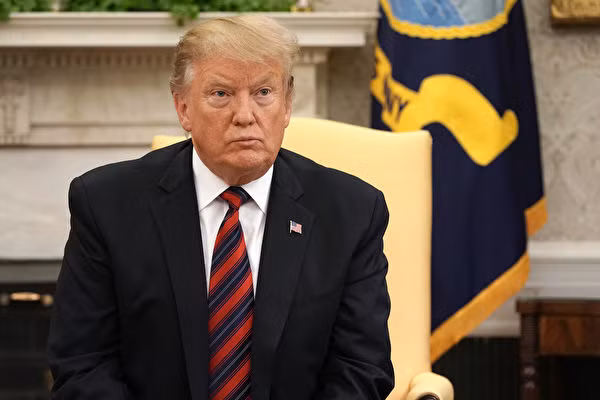 Quyết định khôi phục đánh thuế của ông Donald Trump gây bất ngờ cho Trung Quốc và quốc tế.
