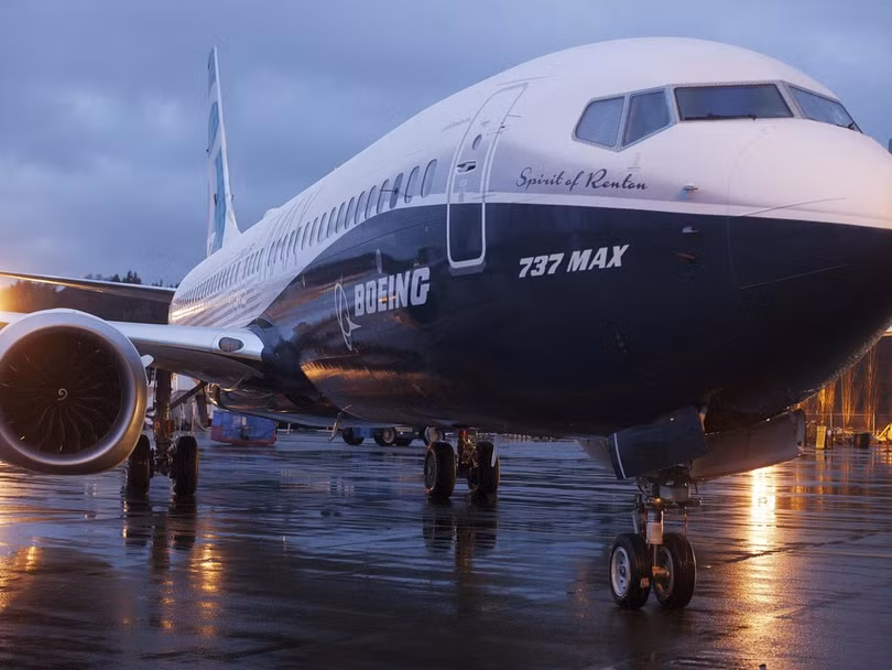 Việc hai chiếc Boeing 737 MAX 8 mới đưa vào sử dụng bị rơi trong vòng 5 tháng khiến người ta nghi ngờ về mức độ an toàn bay của nó Việc hai chiếc Boeing 737 MAX 8 mới đưa vào sử dụng bị rơi trong vòng 5 tháng khiến người ta nghi ngờ về mức độ an toàn bay của nó