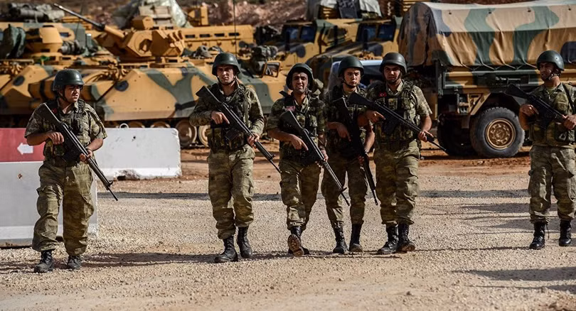 Binh lính Thổ Nhĩ Kỳ càn quét ở miền Bắc Syria