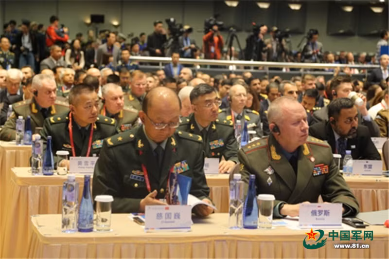 Các đại biểu tham dự diễn đàn