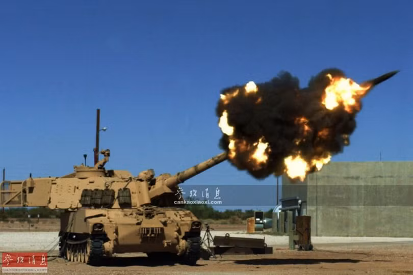 Pháo tự hành tầm xa M109A6 của Mỹ đang bắn Pháo tự hành tầm xa M109A6 của Mỹ đang bắn