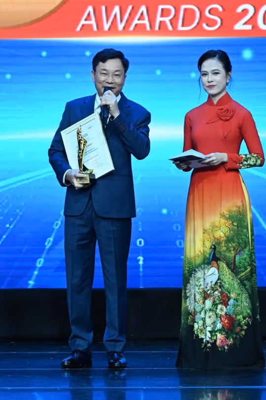 Thiếu tướng Trương Sơn Lâm nói về việc phát triển công nghệ, dữ liệu, AI của MobiFone