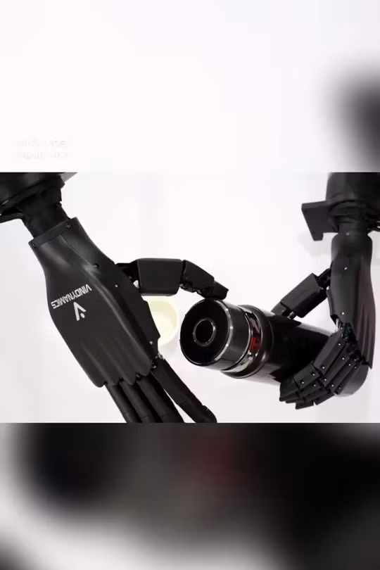 VinDynamics của tỷ phú Phạm Nhật Vượng trình diễn bước tiến trong phát triển bàn tay robot đa khớp