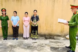 Lộ thủ đoạn tinh vi của đường dây buôn lậu kim cương, 3 nữ giám đốc bị khởi tố