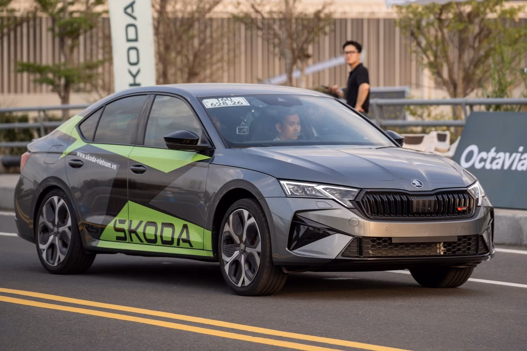honda-civic-type-r-sap-ngung-ban-khach-viet-con-nhung-lua-chon-xe-the-thao-nao-anh-1.jpg