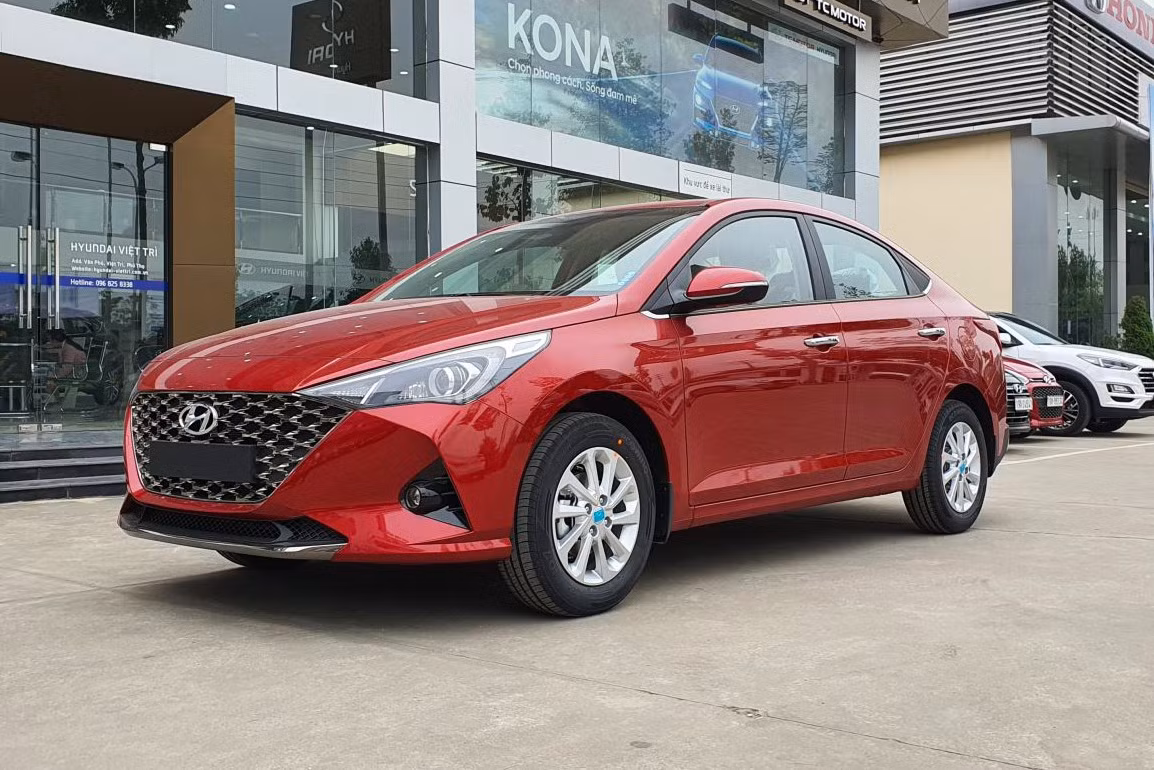 hyundai-accent-mt-2.jpg
