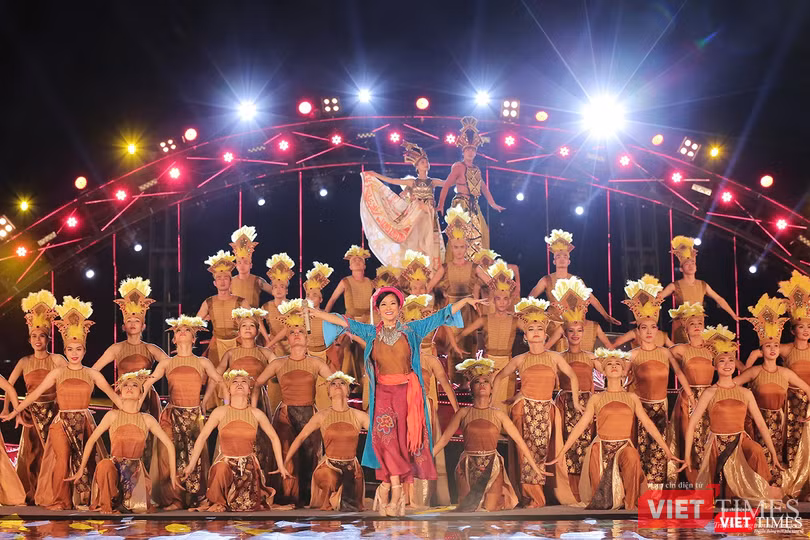 Khai hội pháo hoa Đà Nẵng: Mở lòng hòa cùng niềm vui chung cả nước ảnh 8