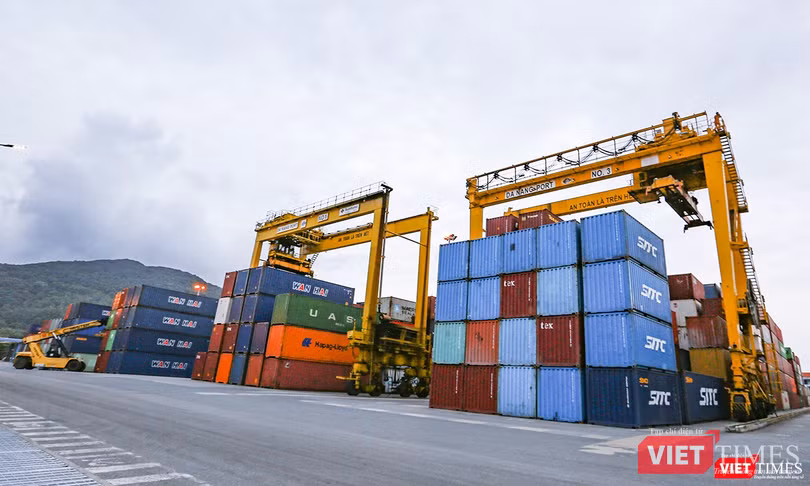 Bãi container Cảng Tiên Sa (Đà Nẵng)